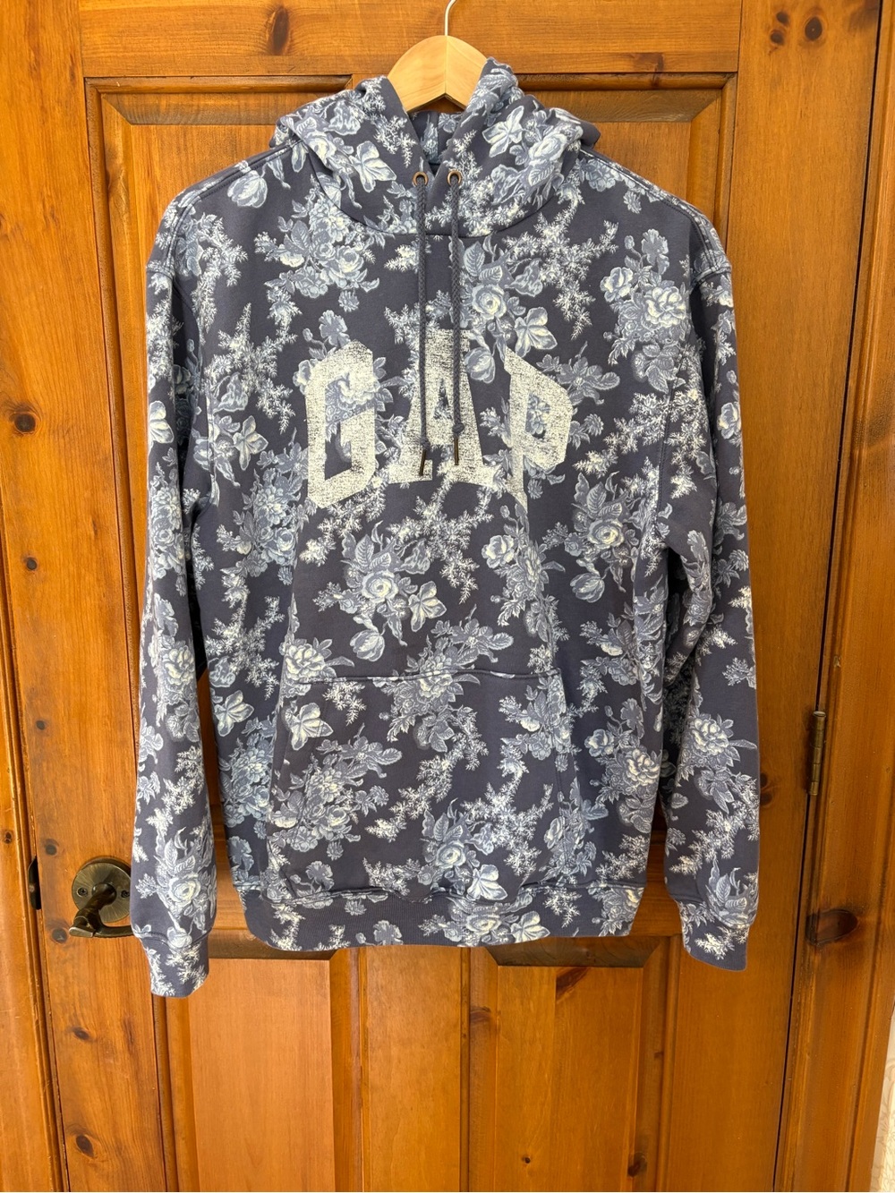 GAP x Love Shack Collab Floral Hoodie - Unisex, size x small, relaxed fit - Picture 2 of 9
